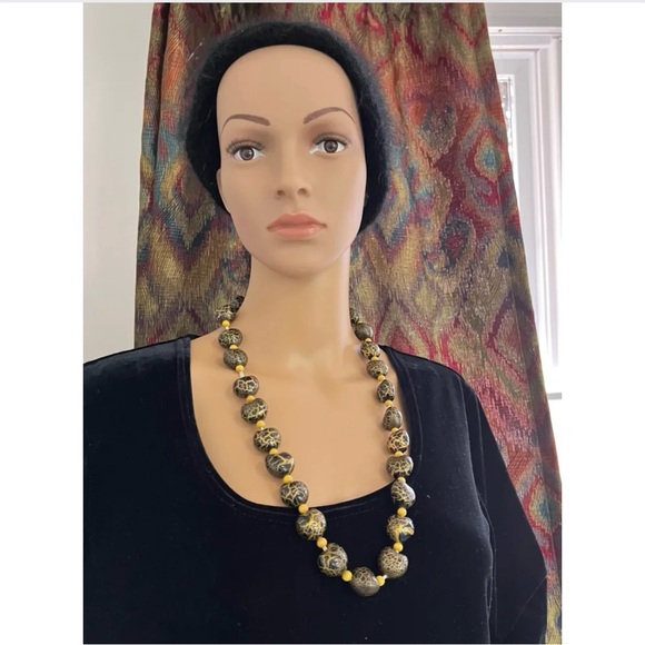 🎁Custom made🇨🇦-Multimedia  long necklace-gold & black “lucky bean” shaped beads - Picture 2 of 10